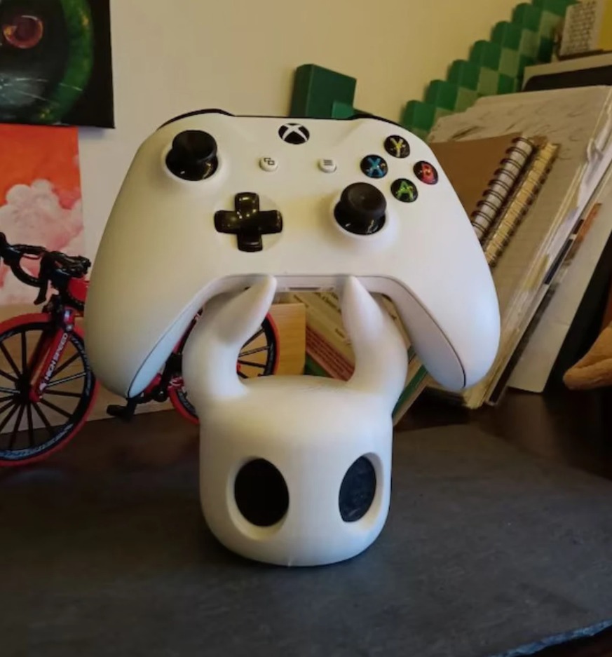 ゲームコントローラーゴーストディスプレイスタンド漫画デザイン - Gaming Controller のレビューと価格